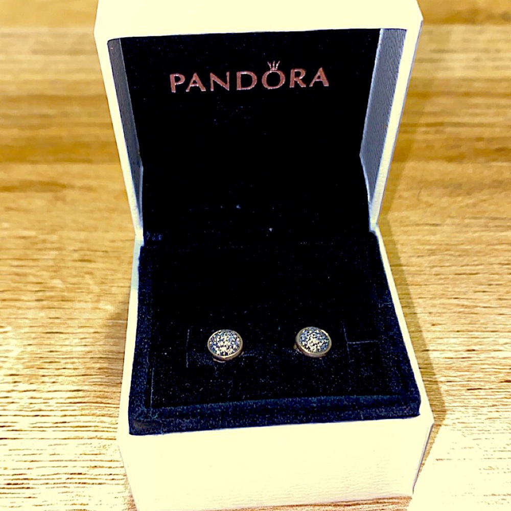 NWOT Pandora Pavé Stud Earrings